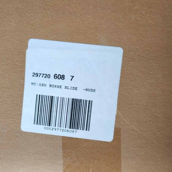 Ash Roxanne Nude Slide - Picture 8 of 8